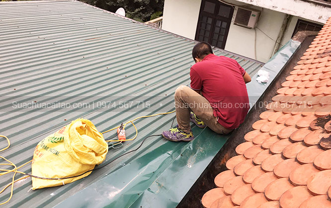 Thi công sửa trần nhà, lắp đặt mái tôn tại Hà Nội